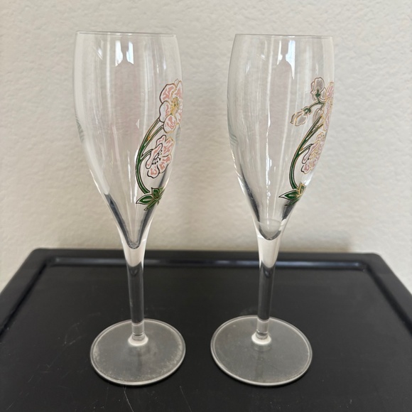 Perrier-Jouet Champagne Flutes Clear Glass Pink White Flowers Lot Bundle of 2 - Picture 3 of 4